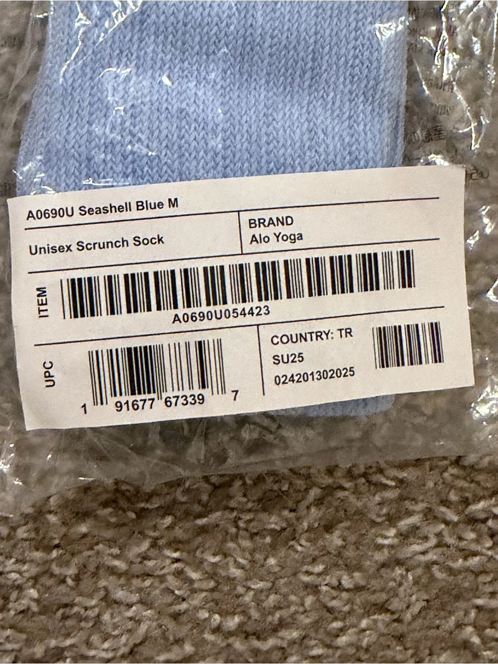 NIB Alo Seashell blue scrunch socks size size medium